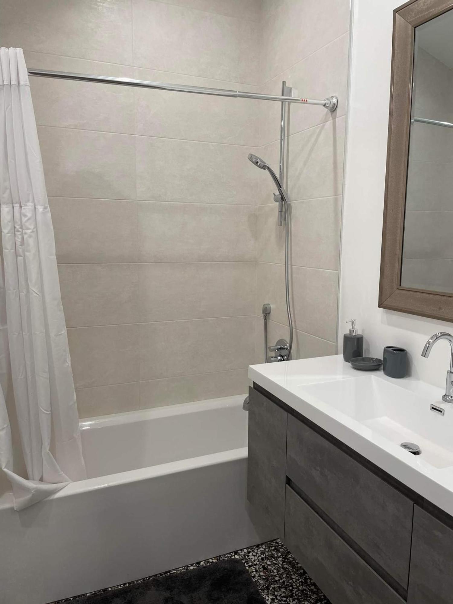 Gated Private House With Own Parking Sherman Oaks 로스앤젤레스 외부 사진