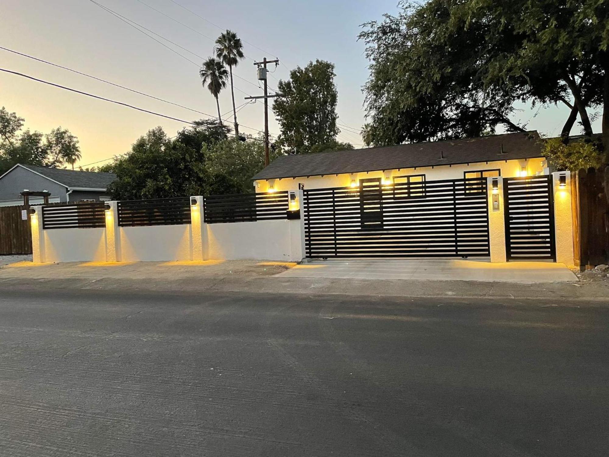 Gated Private House With Own Parking Sherman Oaks 로스앤젤레스 외부 사진